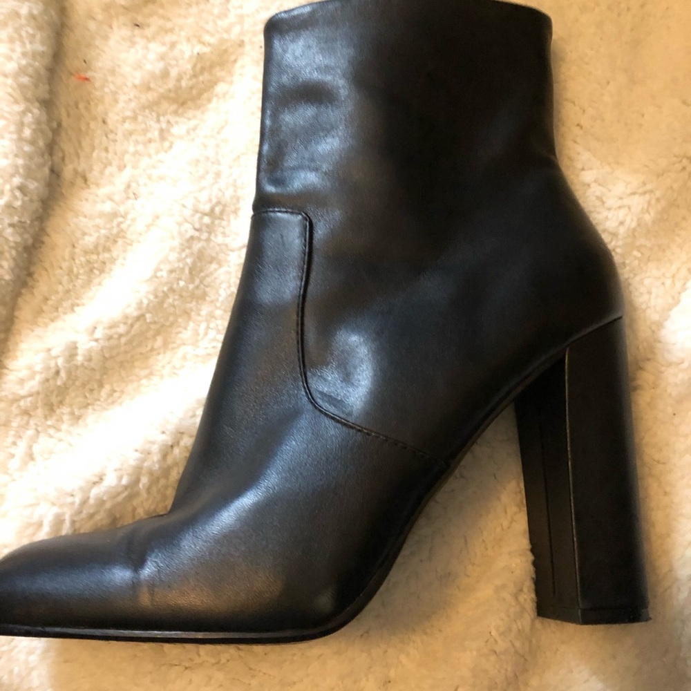 Steve Madden ankle high heeled boot